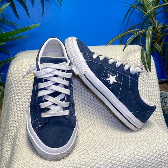 Converse Shoes - Navy Vintage Converse One Star